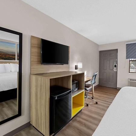 Days Inn By Wyndham Brownsville Buitenkant foto