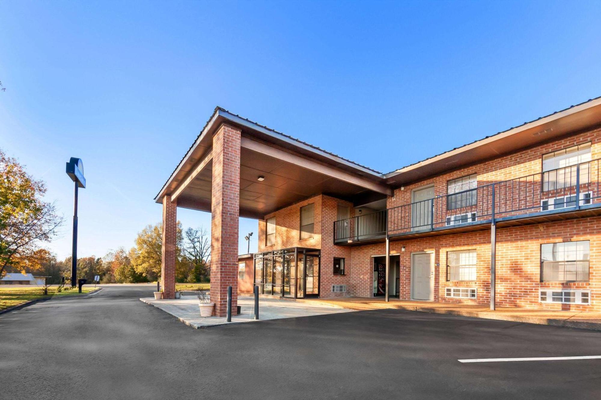 Days Inn By Wyndham Brownsville Buitenkant foto