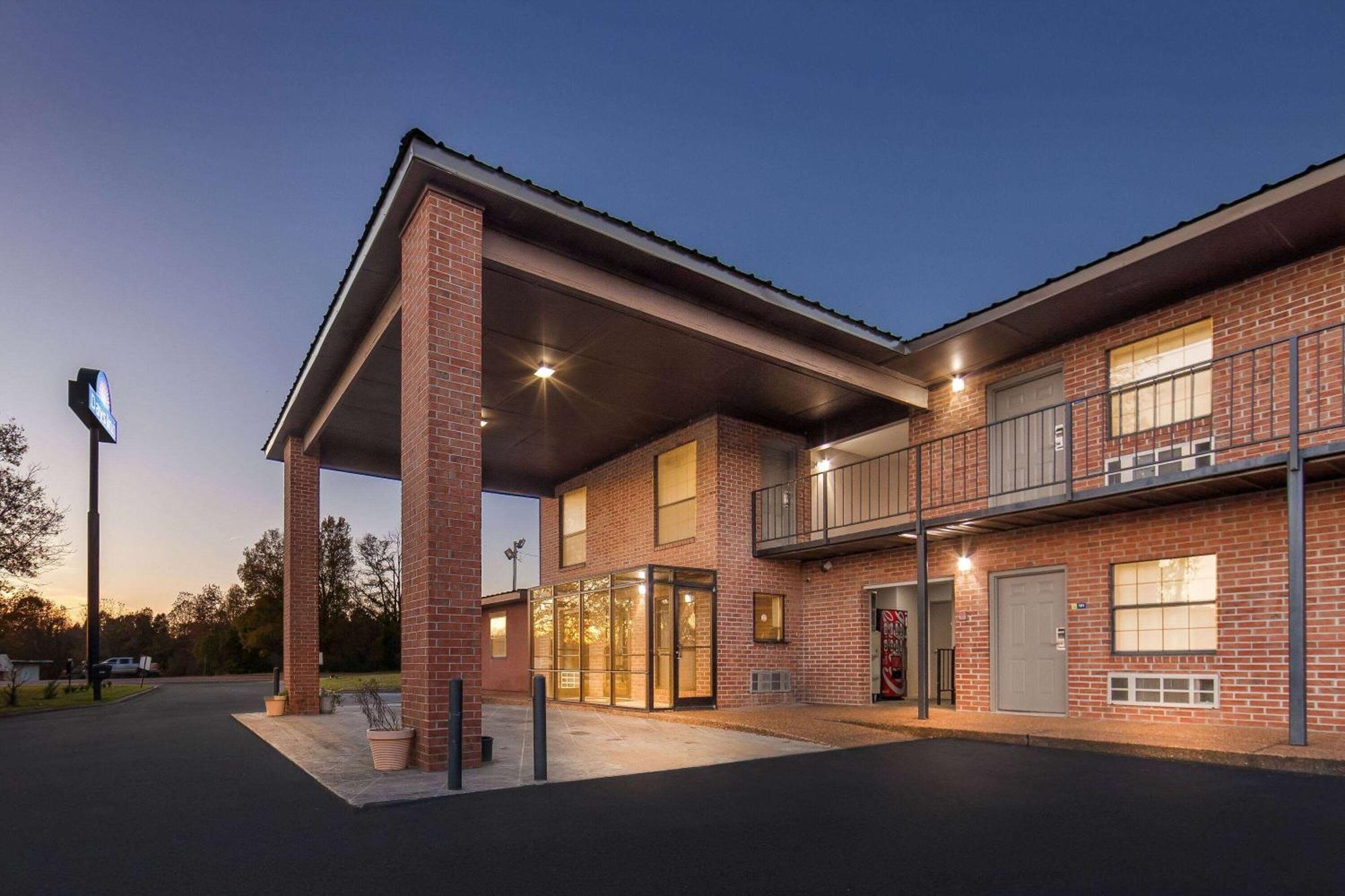 Days Inn By Wyndham Brownsville Buitenkant foto